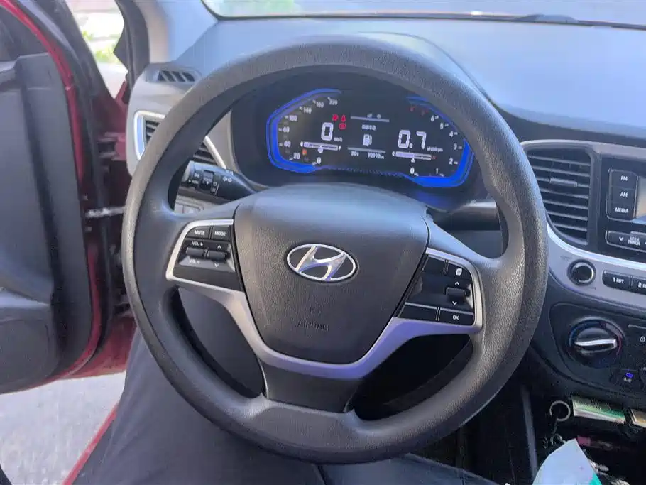 Hyundai Verna 2020 — фото 15