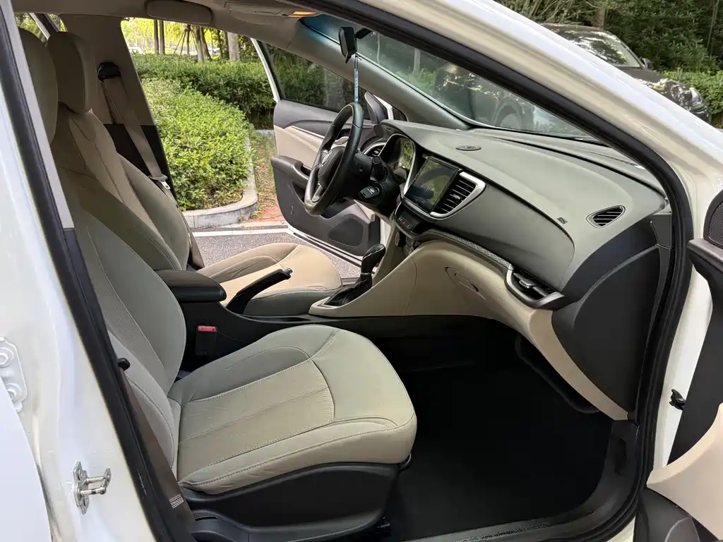 Buick Excelle 2015 — фото 8