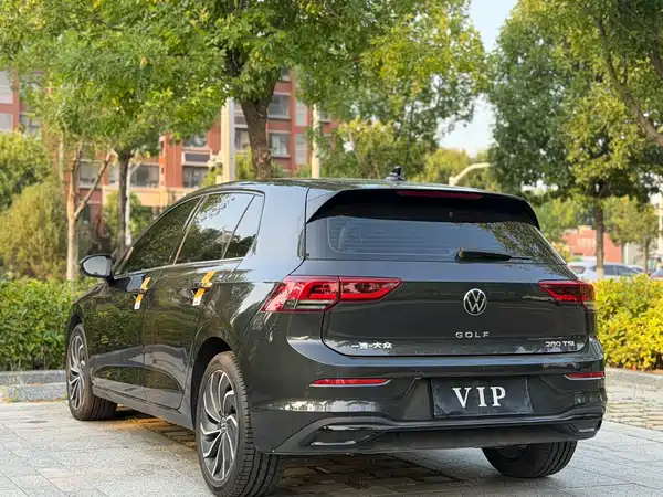 Volkswagen Golf 2021