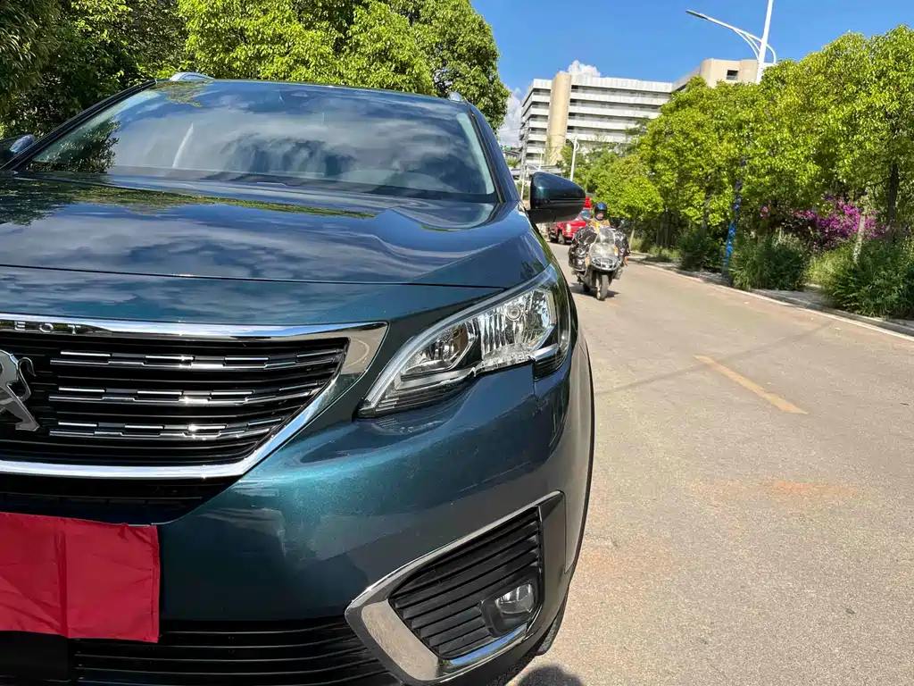 Peugeot 5008 2018 — фото 11