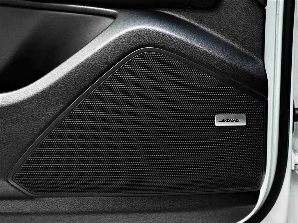 Porsche Cayenne Hybrid 2019 — фото 24