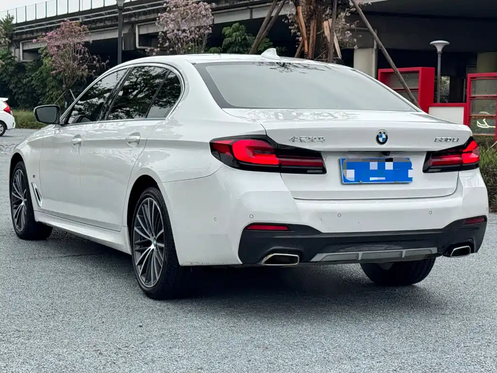 BMW 5 Series 2022 — фото 6