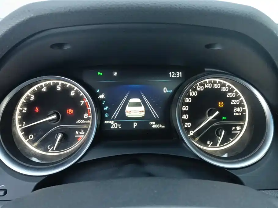 Toyota Camry 2023 — фото 14