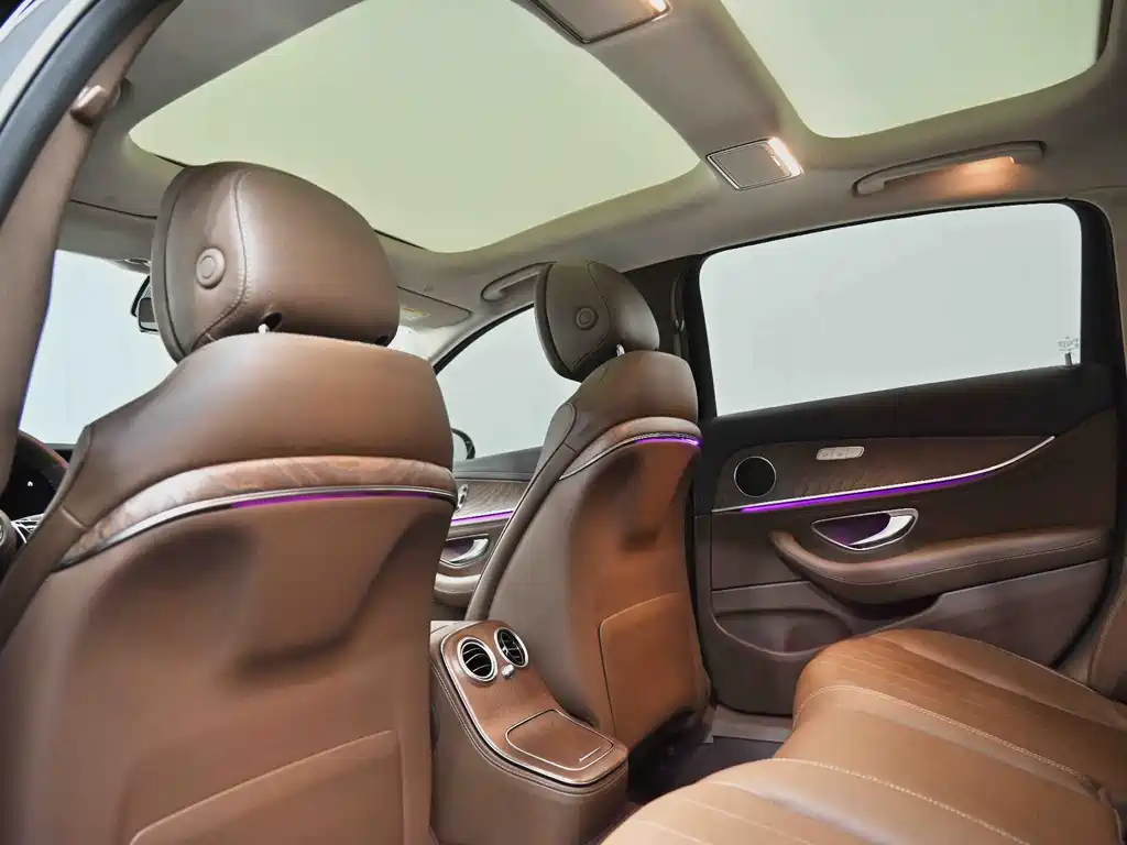 Mercedes-Benz E-Class 2022 — фото 24