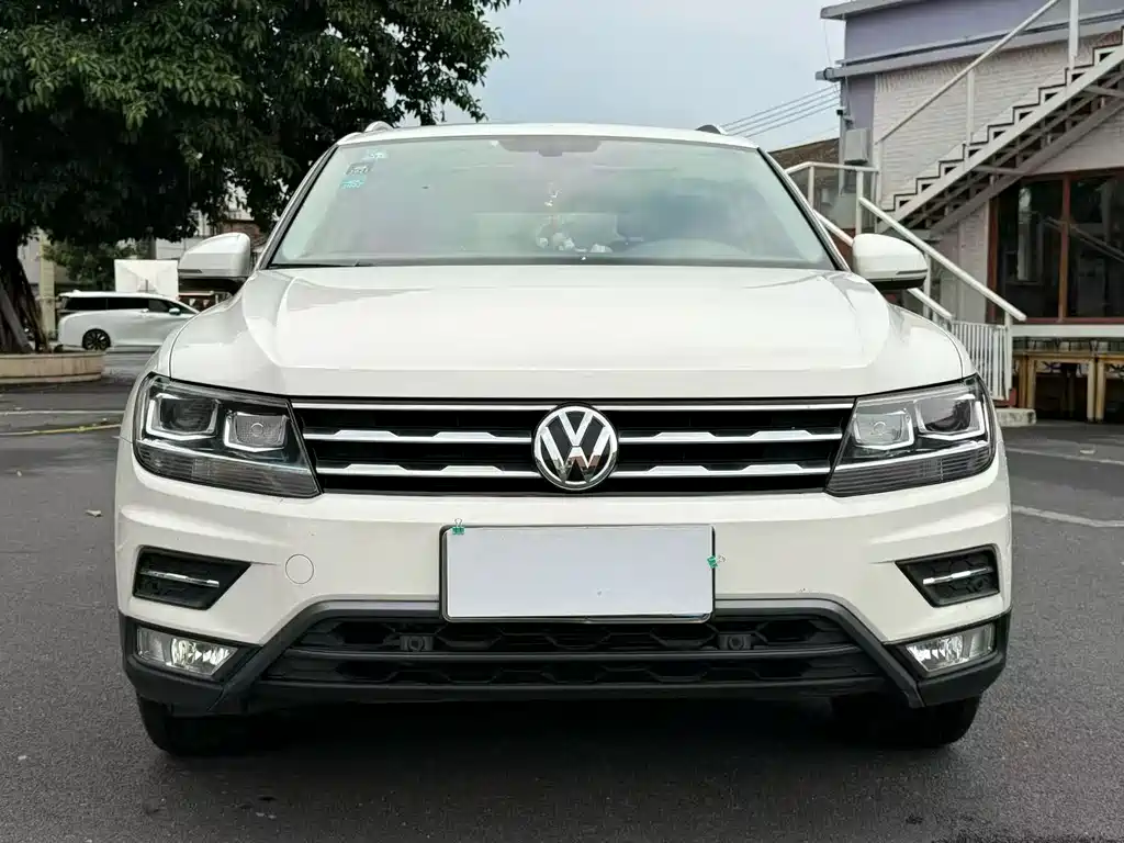 Volkswagen Tiguan L 2019 — фото 2