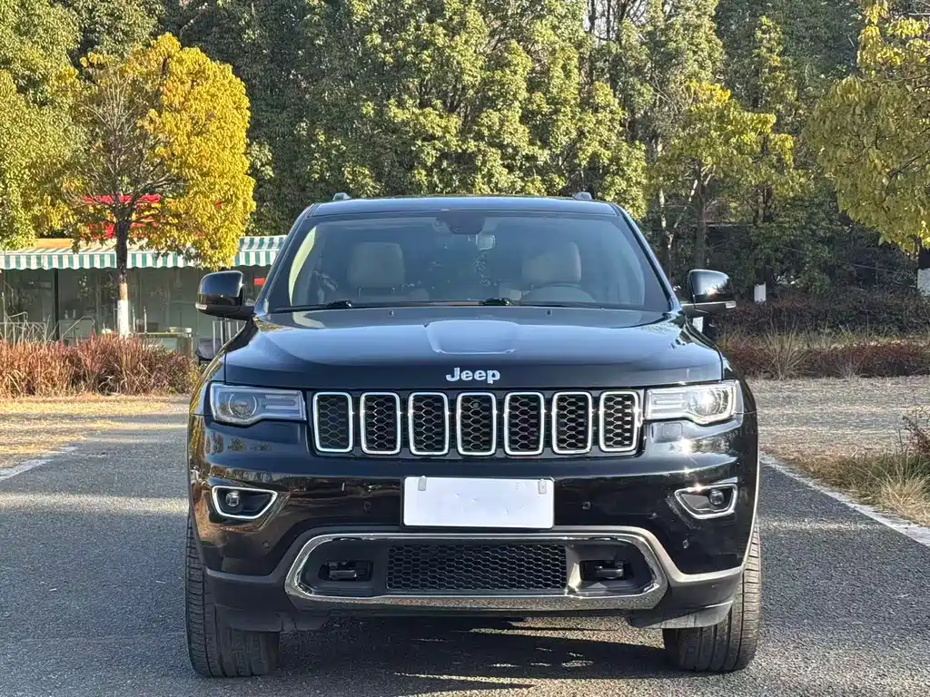 Jeep Grand Cherokee 2022 — фото 2