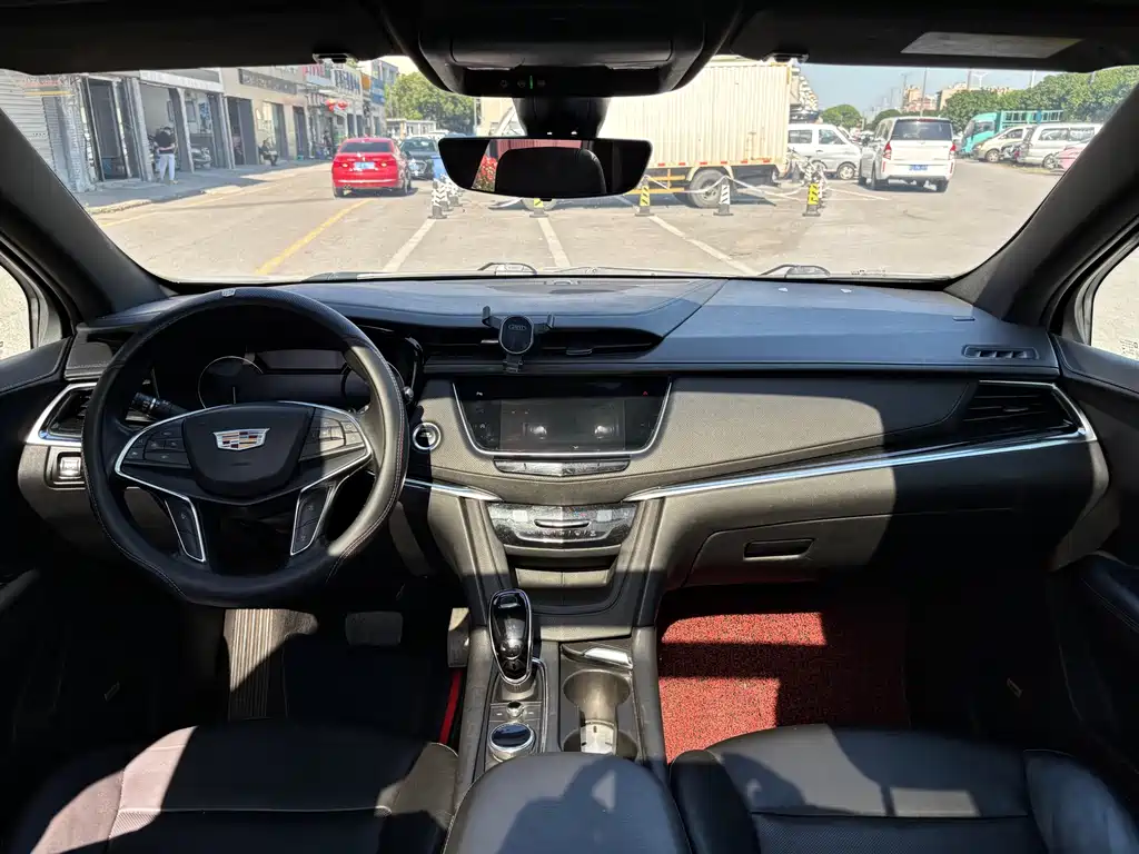 Cadillac XT5 2020 — фото 13