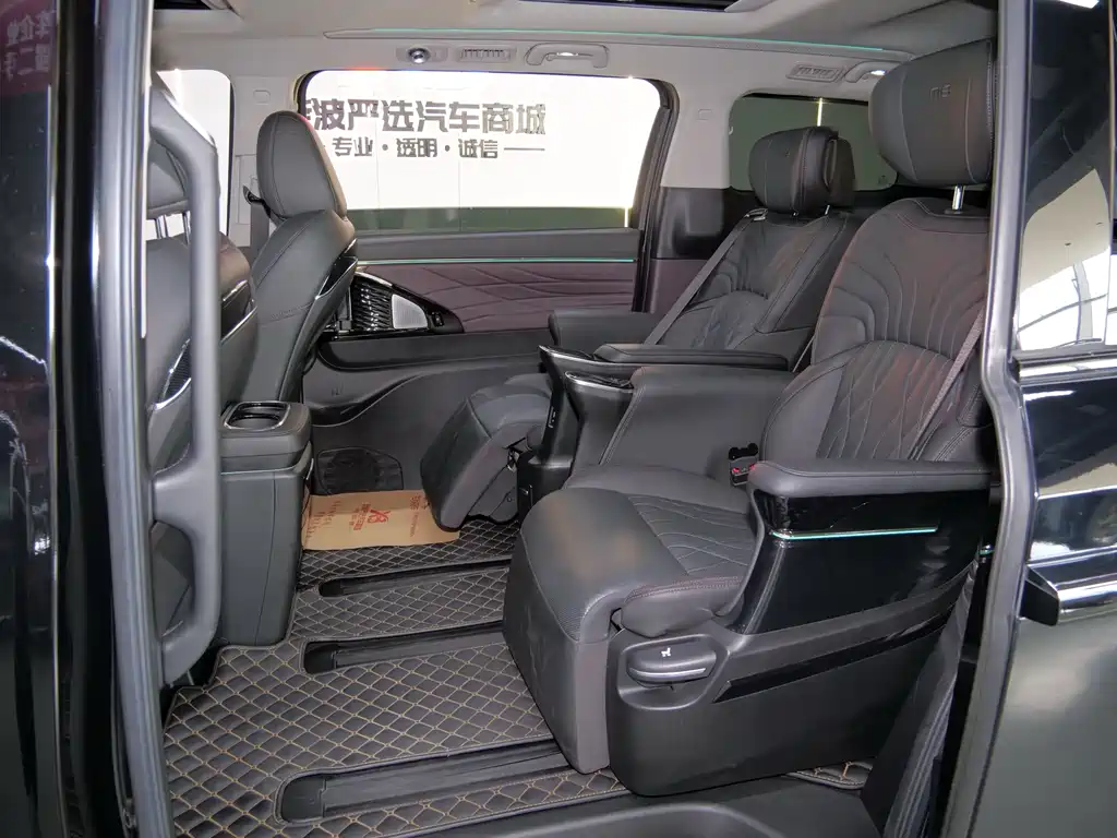 GAC Motor Trumpchi M8 2024 — фото 11