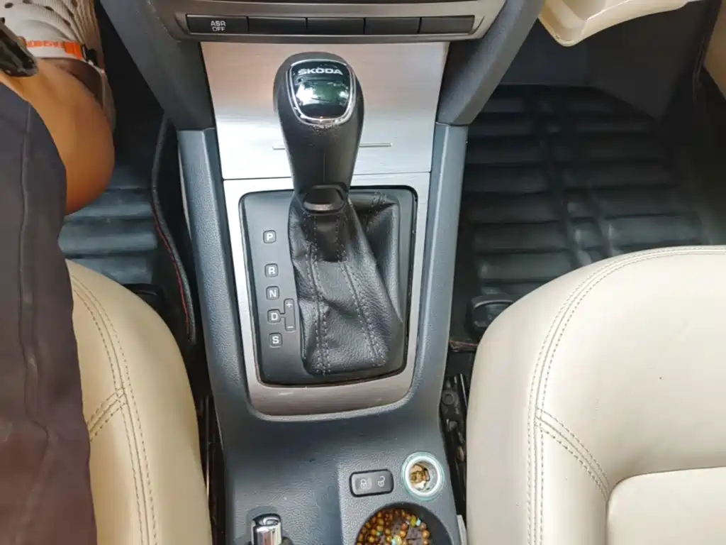 Skoda Octavia 2015 — фото 14