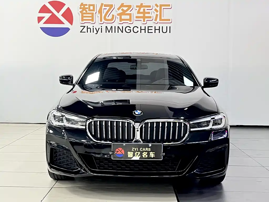 BMW 5 Series 2023 — фото 2
