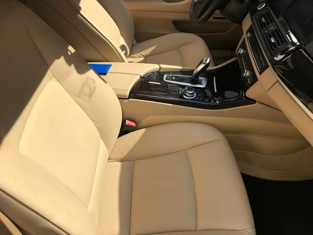 BMW 5 Series 2012 — фото 14