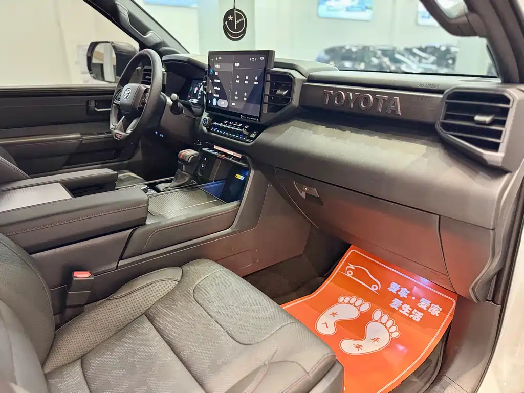 Toyota Sequoia 2025 — фото 10