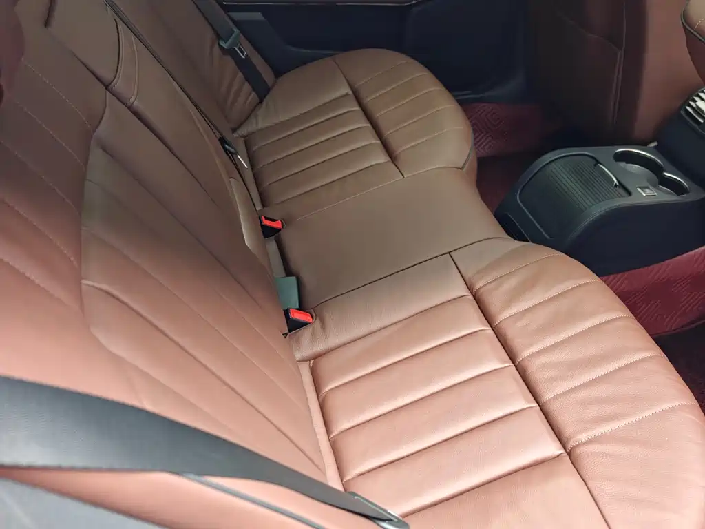 Mercedes-Benz E-Class 2015 — фото 11