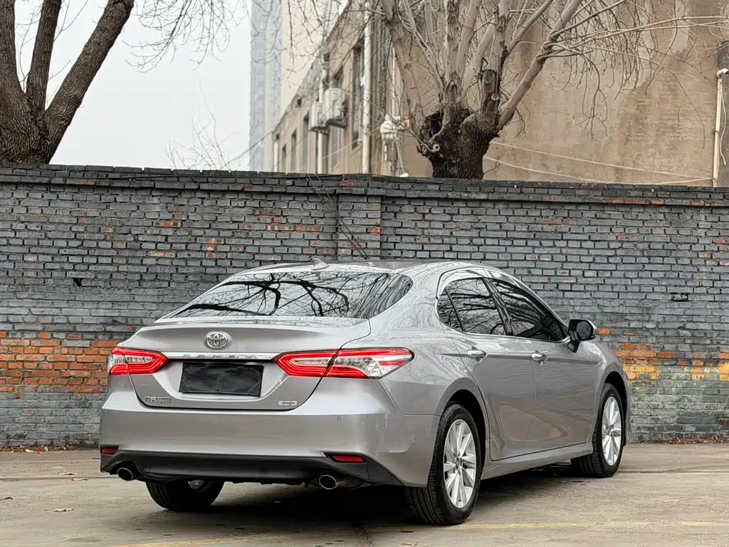 Toyota Camry 2022 — фото 11