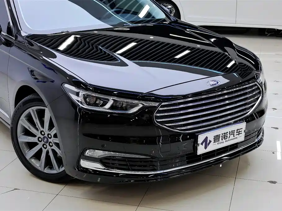 Ford Taurus 2020 — фото 11