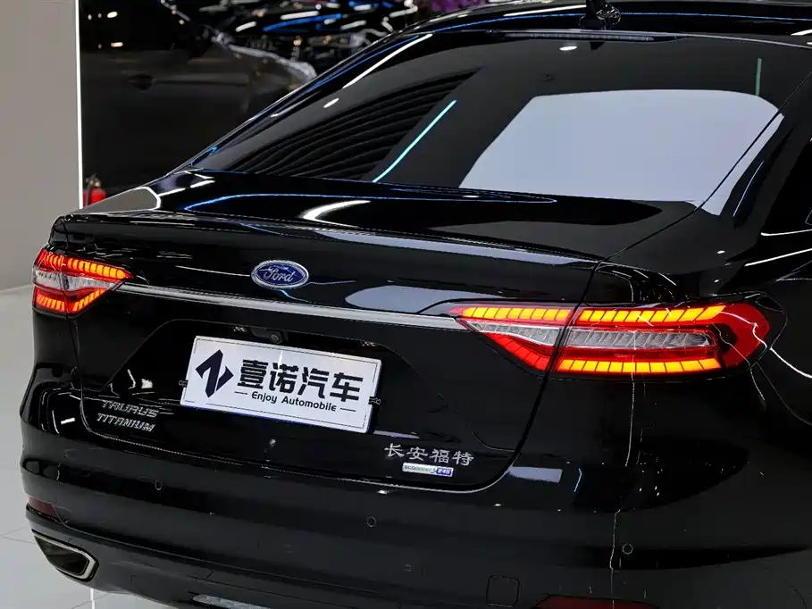 Ford Taurus 2020 — фото 15