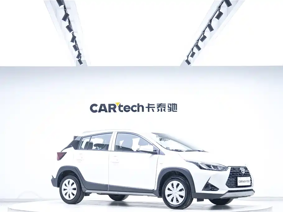 Toyota Yaris L 2022 — фото 12