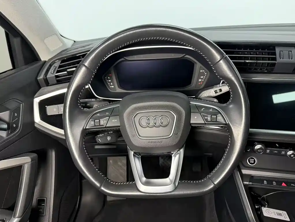 Audi Q3 2022 — фото 16