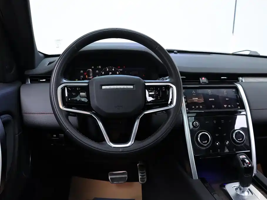 Land Rover Discovery Sport 2023 — фото 28