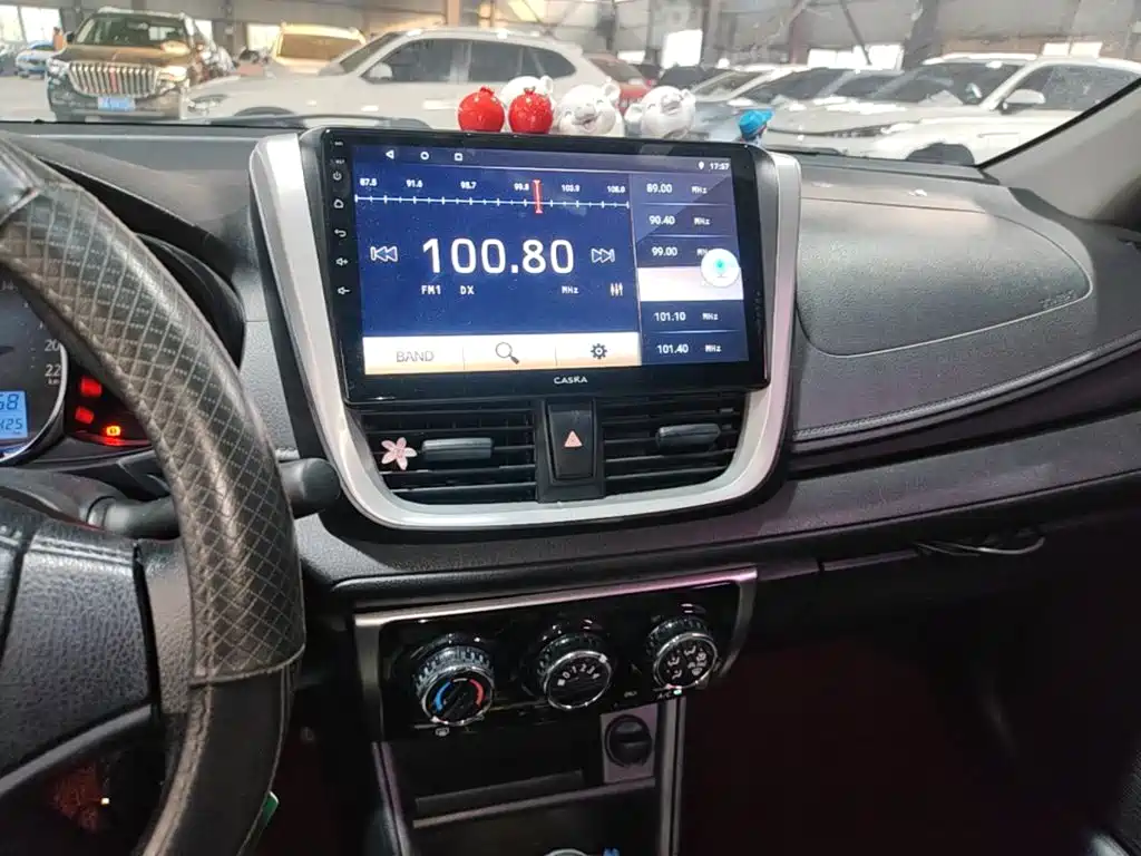 Toyota Yaris L 2019 — фото 13