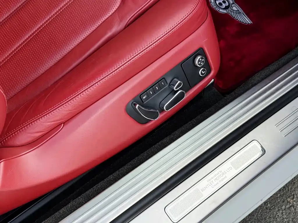 Bentley Continental 2013 — фото 16