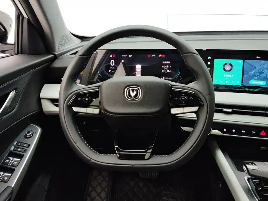 Changan CS75PLUS 2024 — фото 15