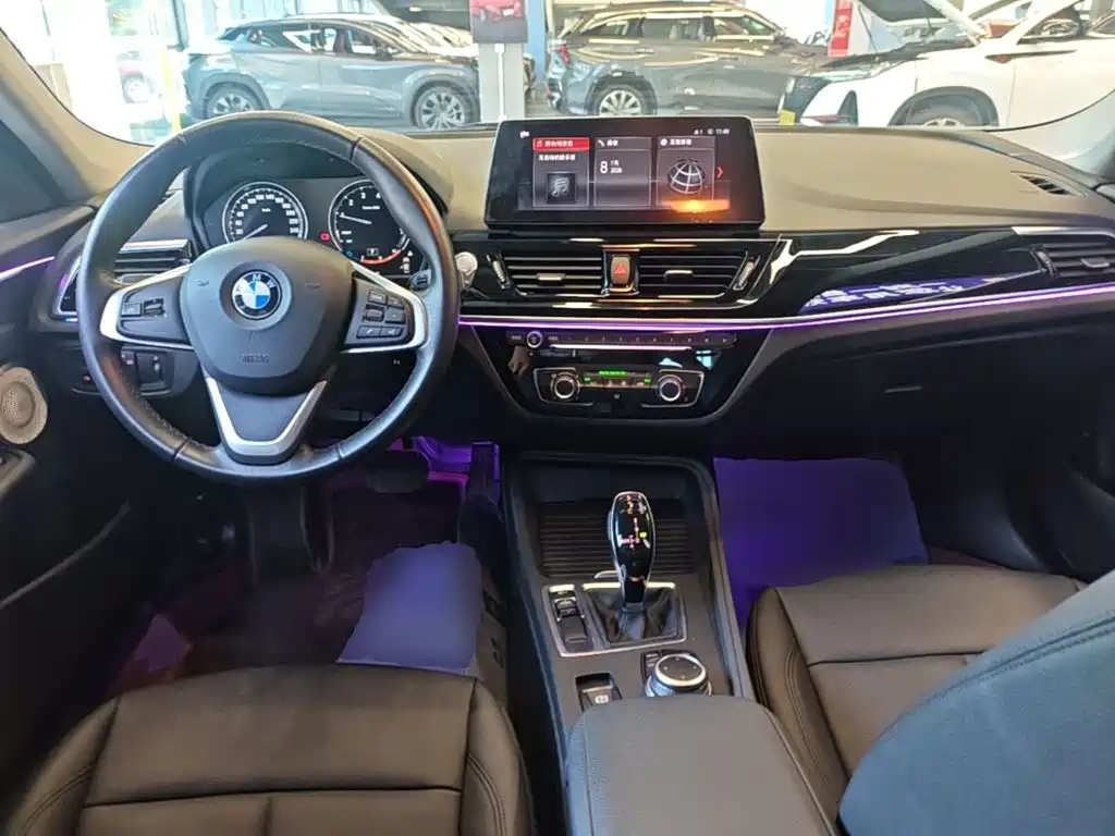 BMW 1 Series 2022 — фото 10
