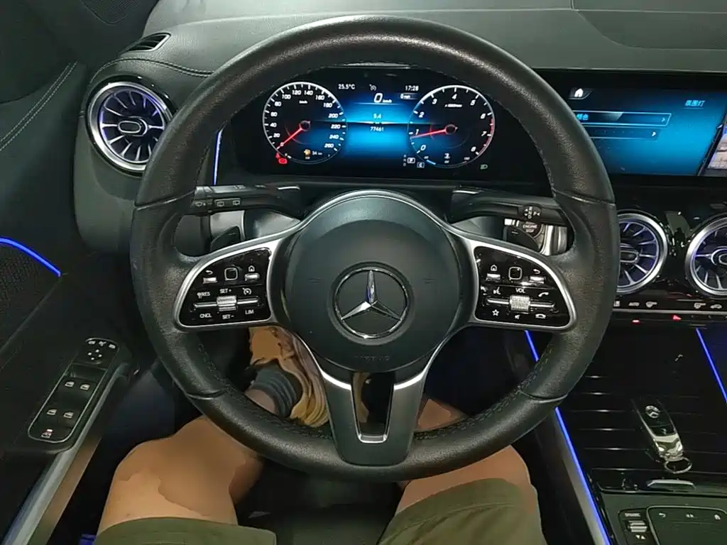 Mercedes-Benz GLB 2021 — фото 17