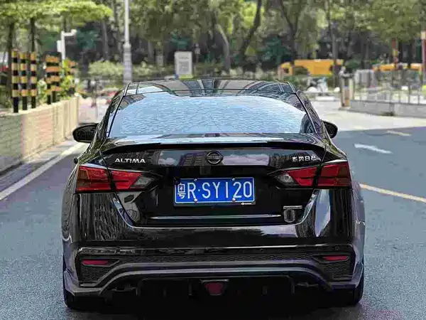 Nissan Teana 2022
