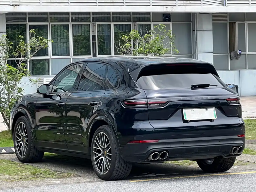 Porsche Cayenne Hybrid 2023 — фото 6