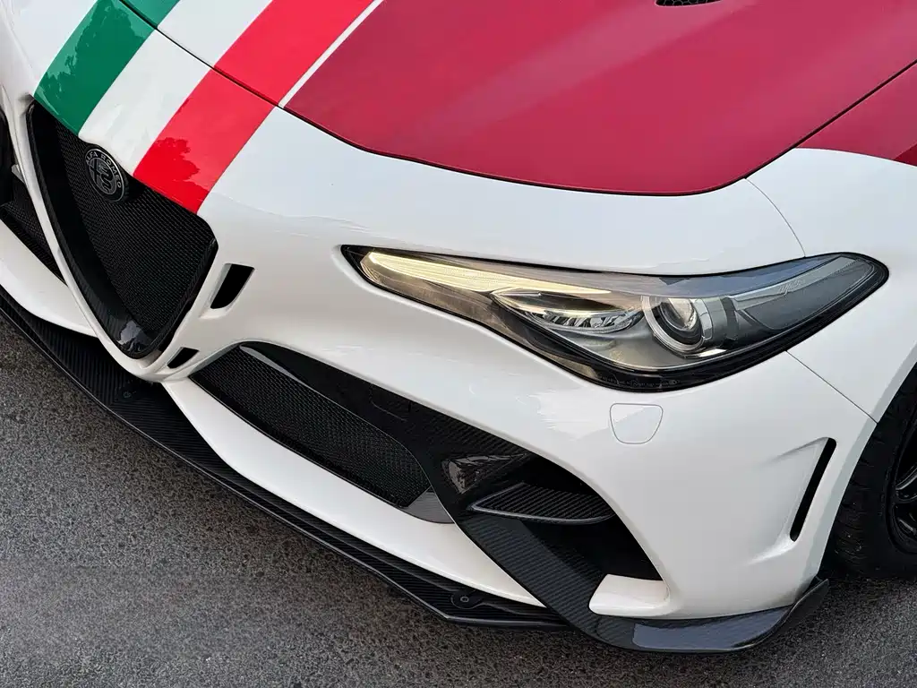 Alfa Romeo Giulia 2023 — фото 28