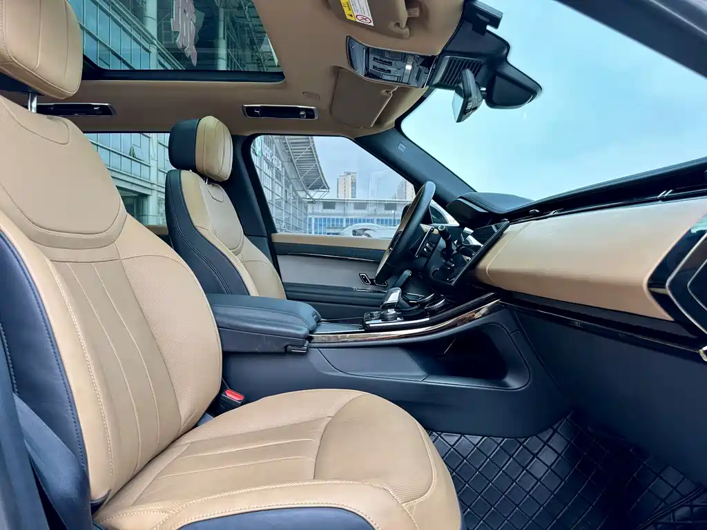 Land Rover Sport 2023 — фото 10