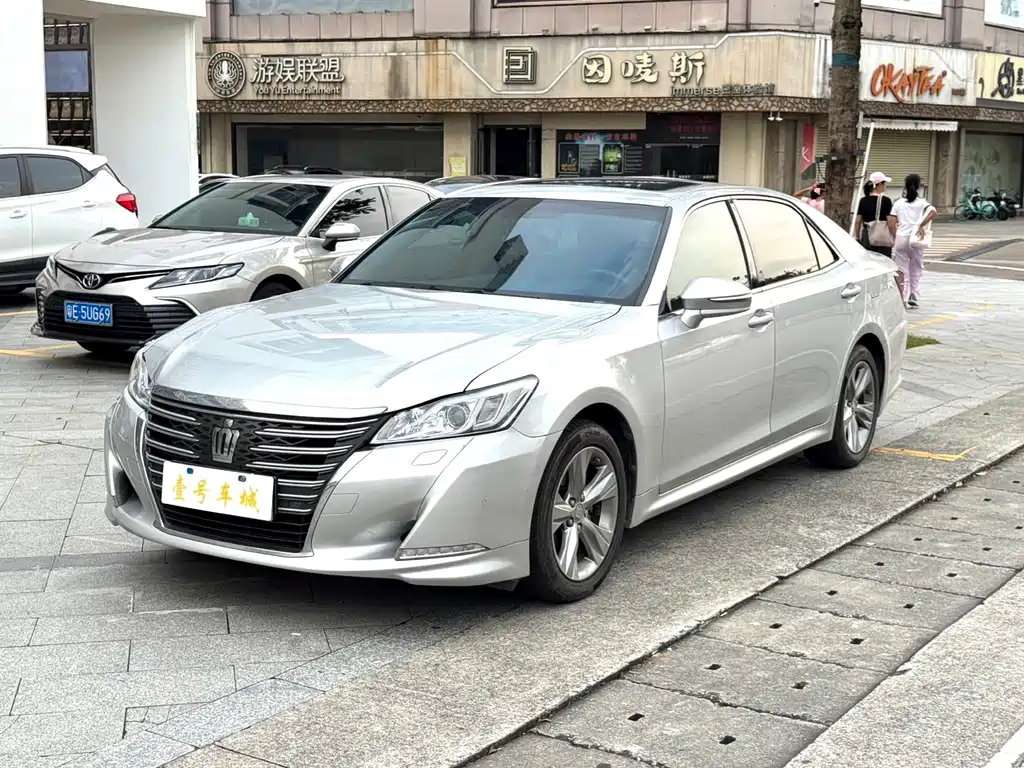 Toyota Crown 2017