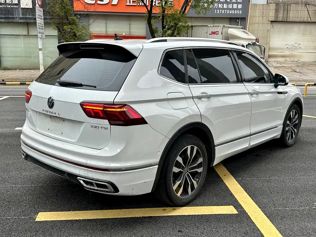 Volkswagen Tiguan L 2023 — фото 14