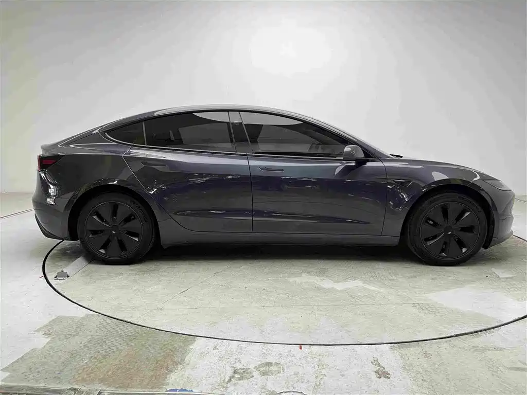Tesla Model 3 2024 — фото 19