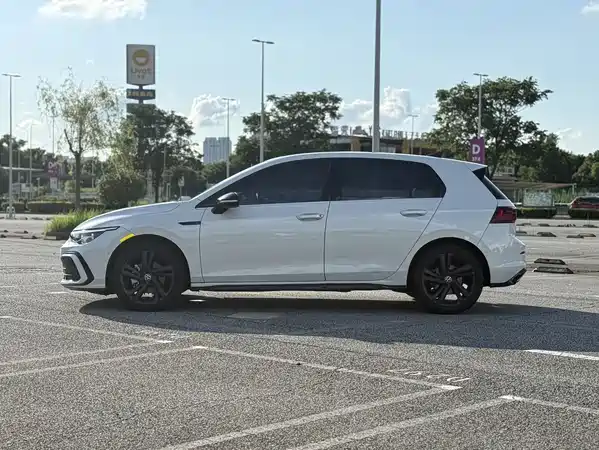 Volkswagen Golf 2021