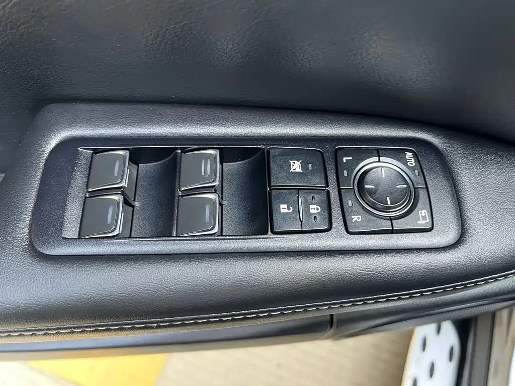 Lexus RX 2017 — фото 13