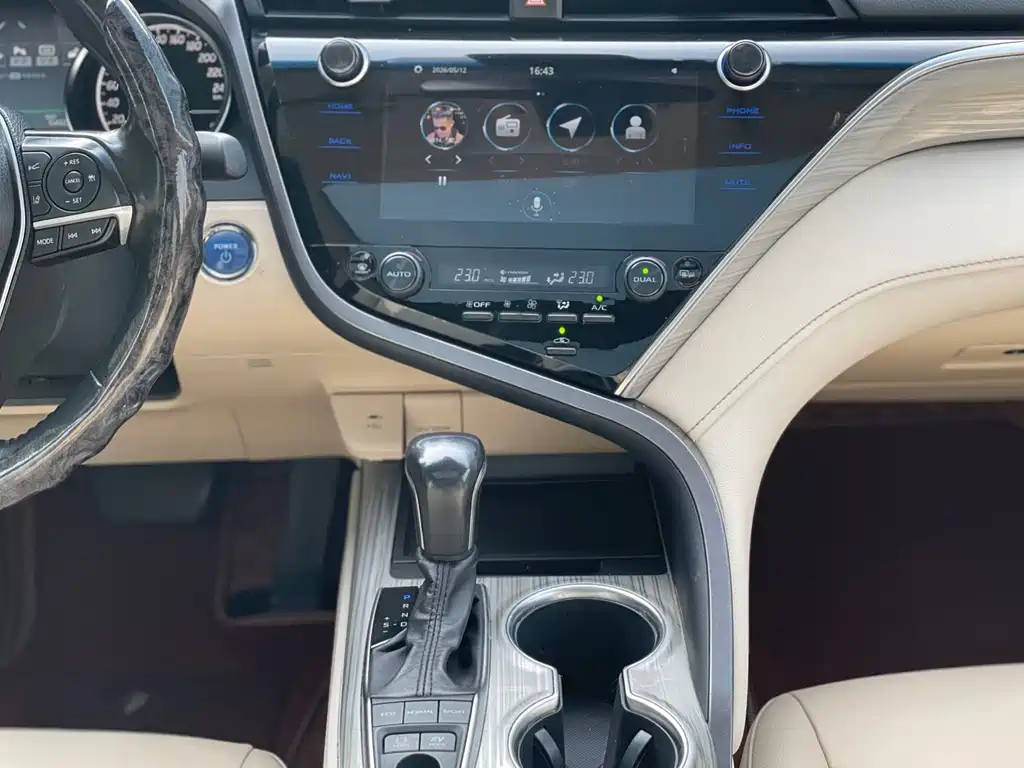 Toyota Camry 2020 — фото 10