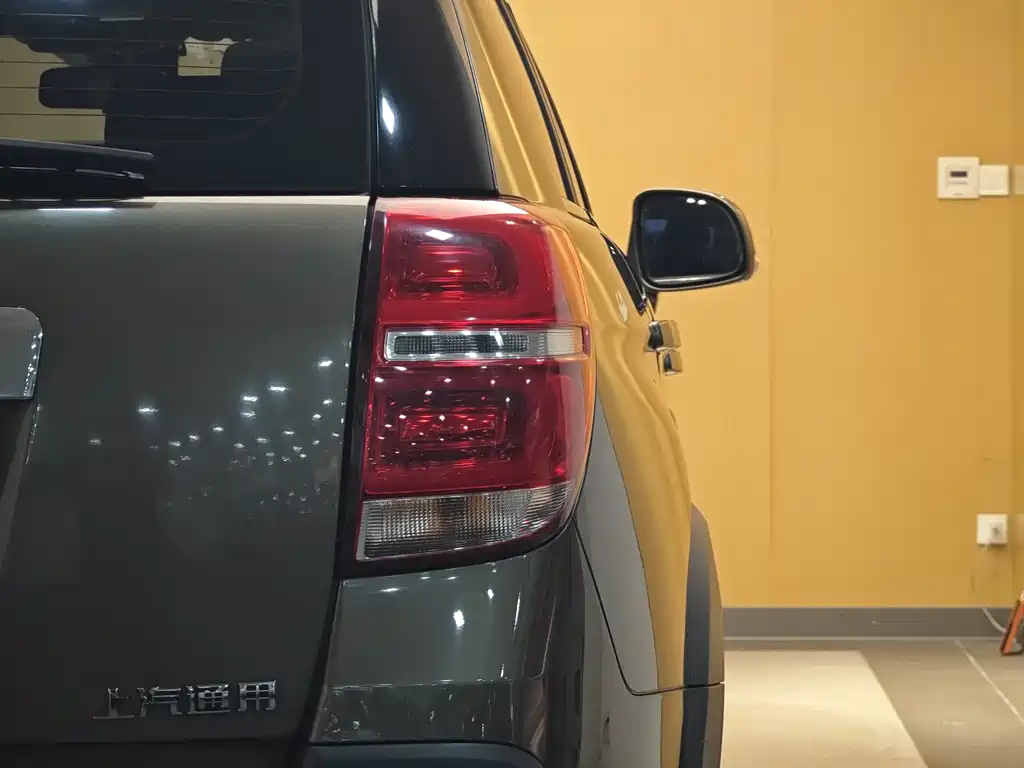 Chevrolet Captiva 2017 — фото 24