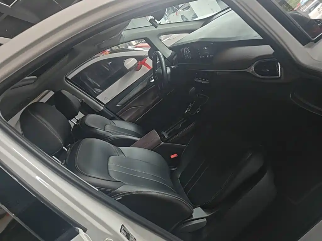 GAC Trumpchi M6 2023 — фото 25