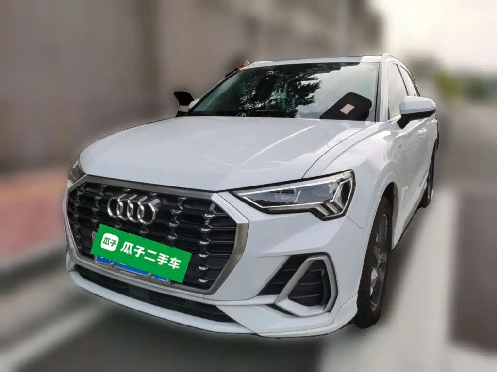 Audi Q3 2020 — фото 1