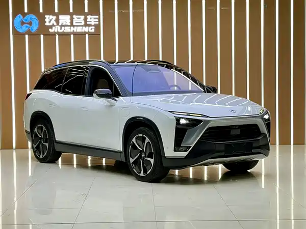 NIO ES8 2021