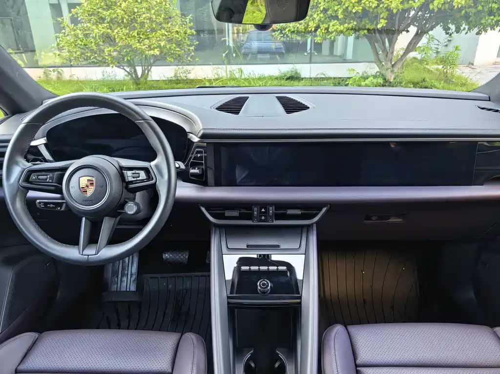 Porsche Macan EV 2025 — фото 6