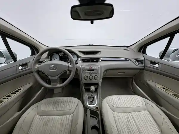 Peugeot 308 2015