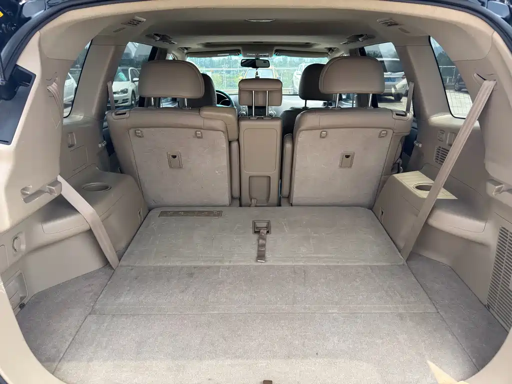 Toyota Highlander 2010 — фото 11