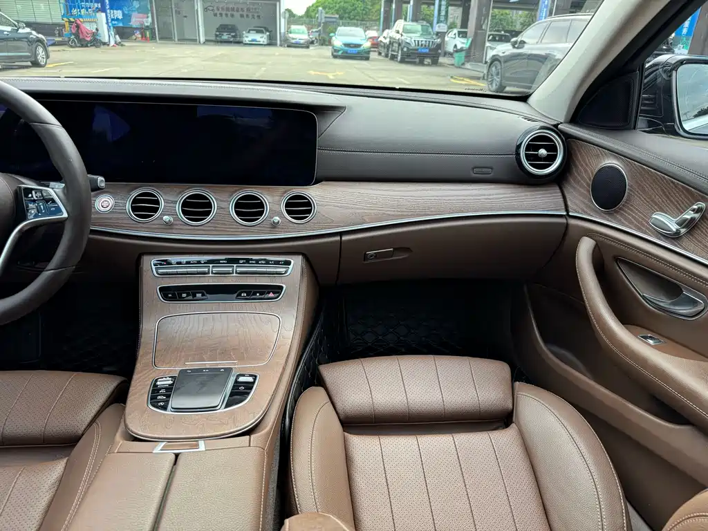 Mercedes-Benz E-Class 2022