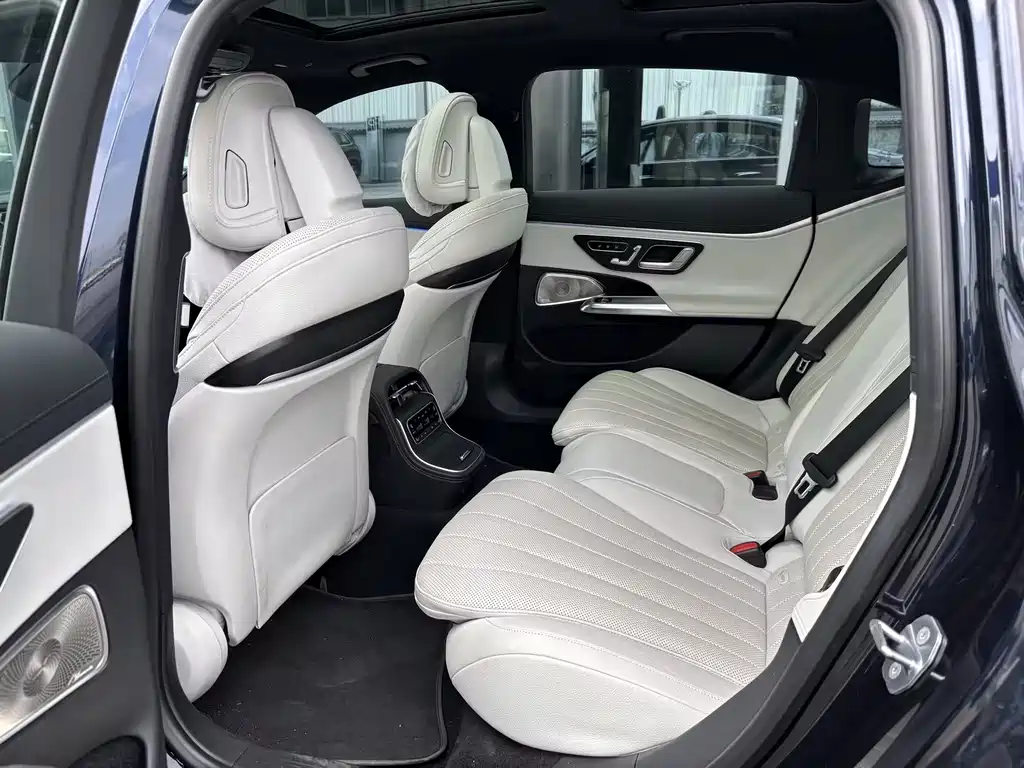 Mercedes-Benz E-Class 2023 — фото 11