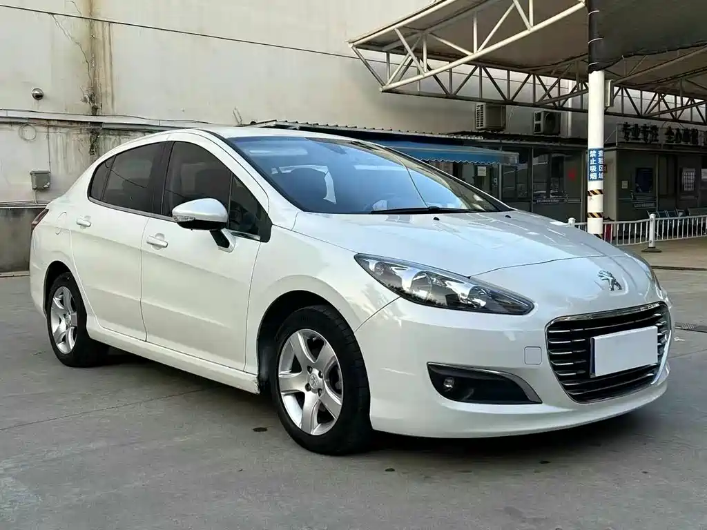 Peugeot 308 2014 — фото 3
