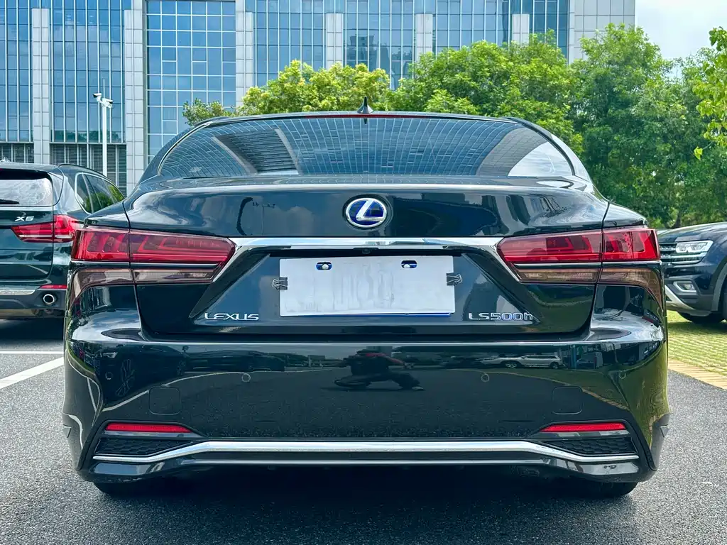 Lexus LS 2021 — фото 13