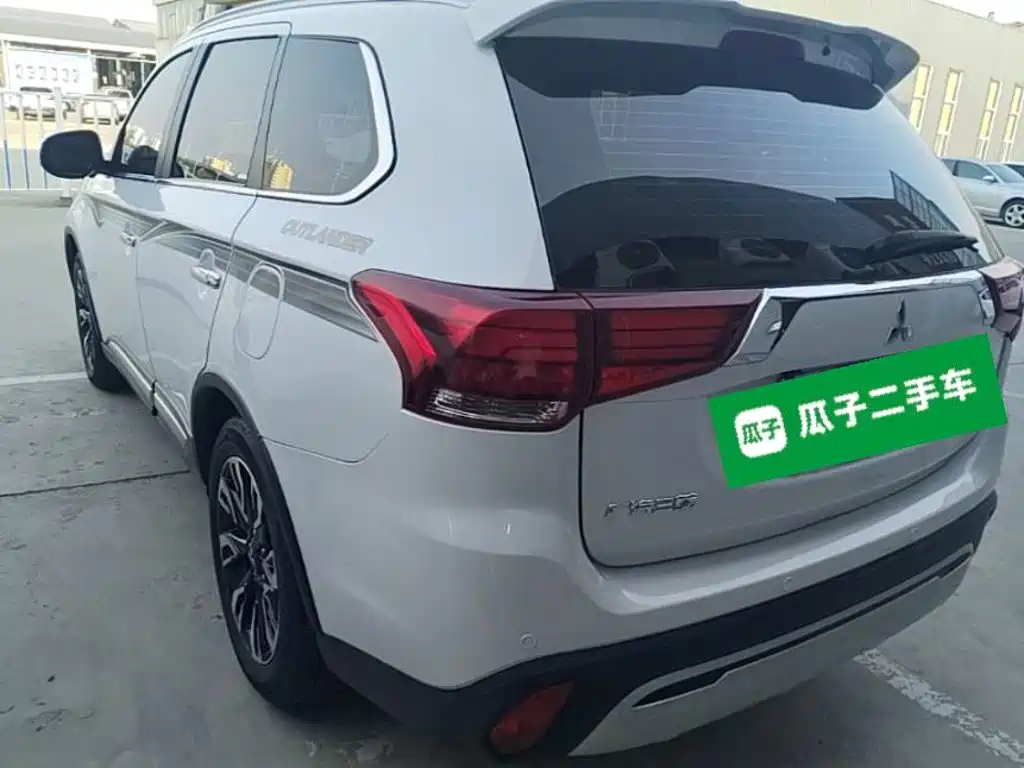Mitsubishi Outlander 2020